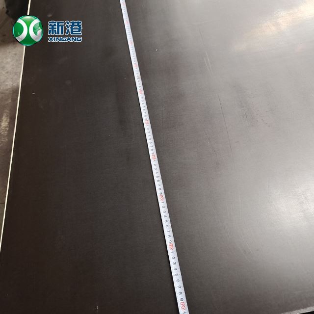 ร้อนขายราคาต่ํา 8mm 9mm 18mm ปรับแต่งฟิล์มแกน Poplar หันหน้าไปทางไม้อัด / แบบหล่อสําหรับการก่อสร้าง